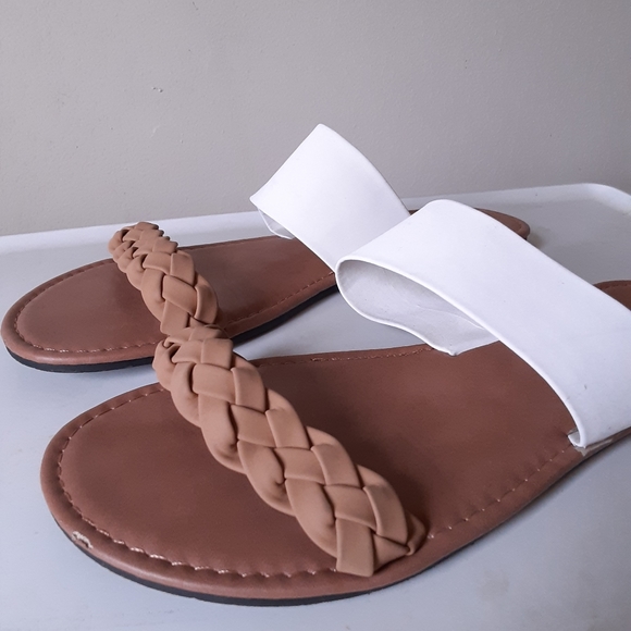 Braid Sandals 👌🏖 - Picture 3 of 7